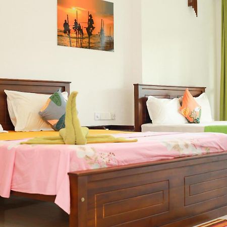 Relax Beach Resort Weligama Ngoại thất bức ảnh
