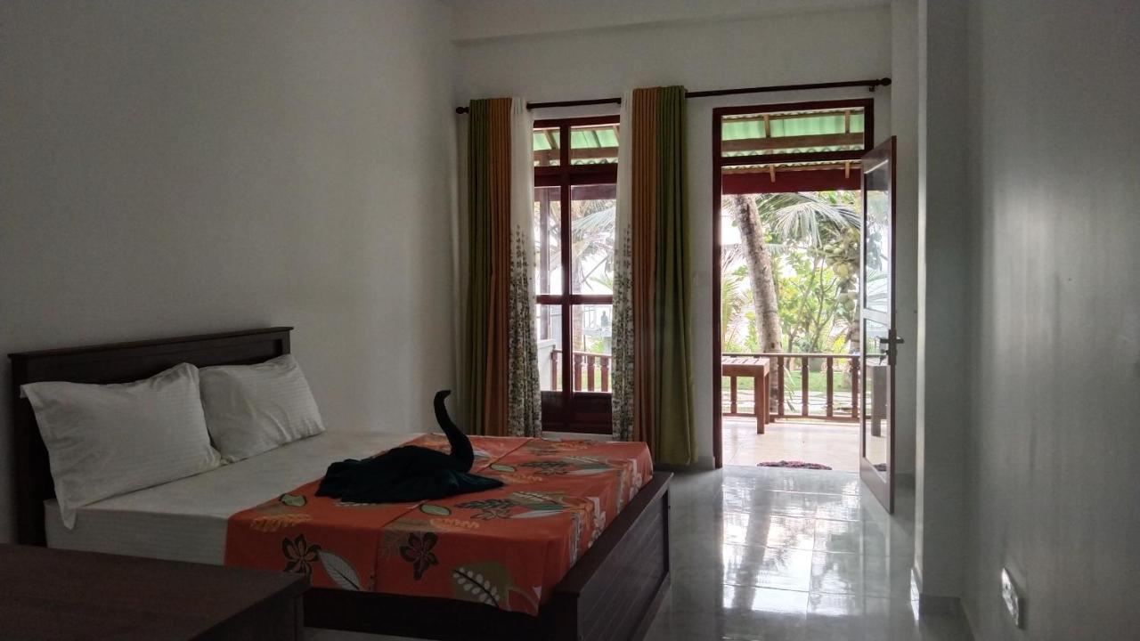 Relax Beach Resort Weligama Ngoại thất bức ảnh