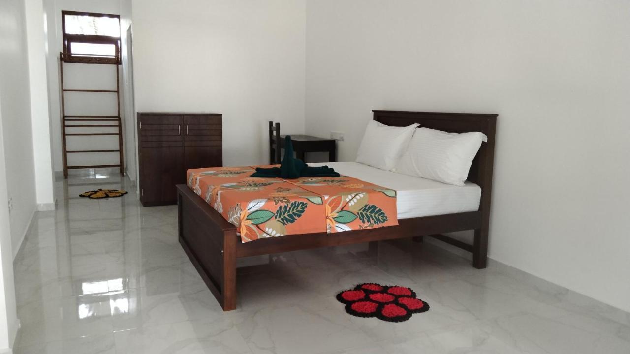 Relax Beach Resort Weligama Ngoại thất bức ảnh