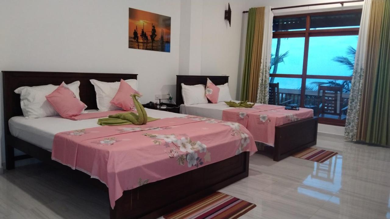 Relax Beach Resort Weligama Ngoại thất bức ảnh