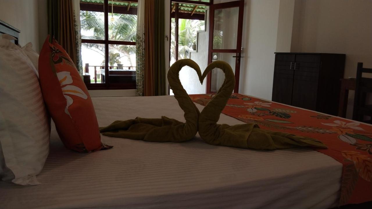 Relax Beach Resort Weligama Ngoại thất bức ảnh