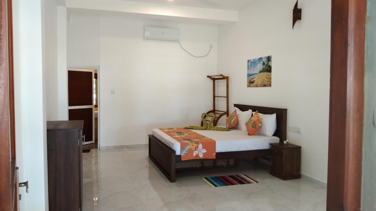 Relax Beach Resort Weligama Ngoại thất bức ảnh