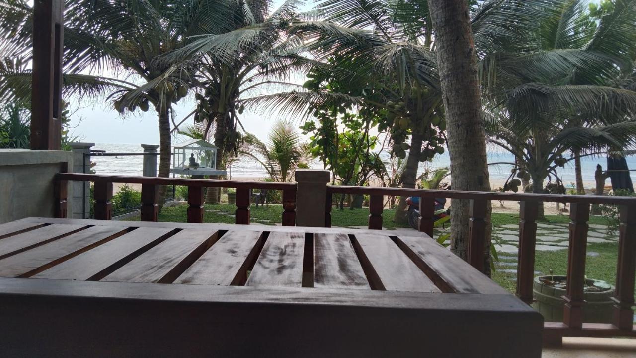 Relax Beach Resort Weligama Ngoại thất bức ảnh