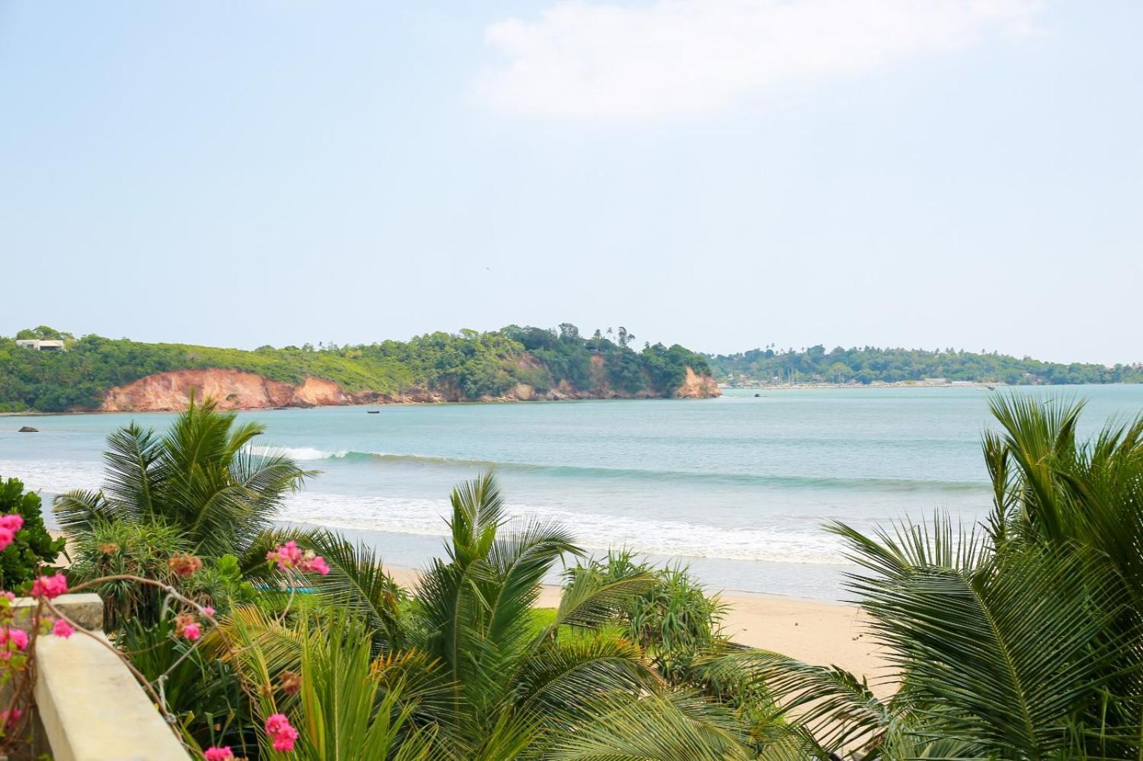 Relax Beach Resort Weligama Ngoại thất bức ảnh