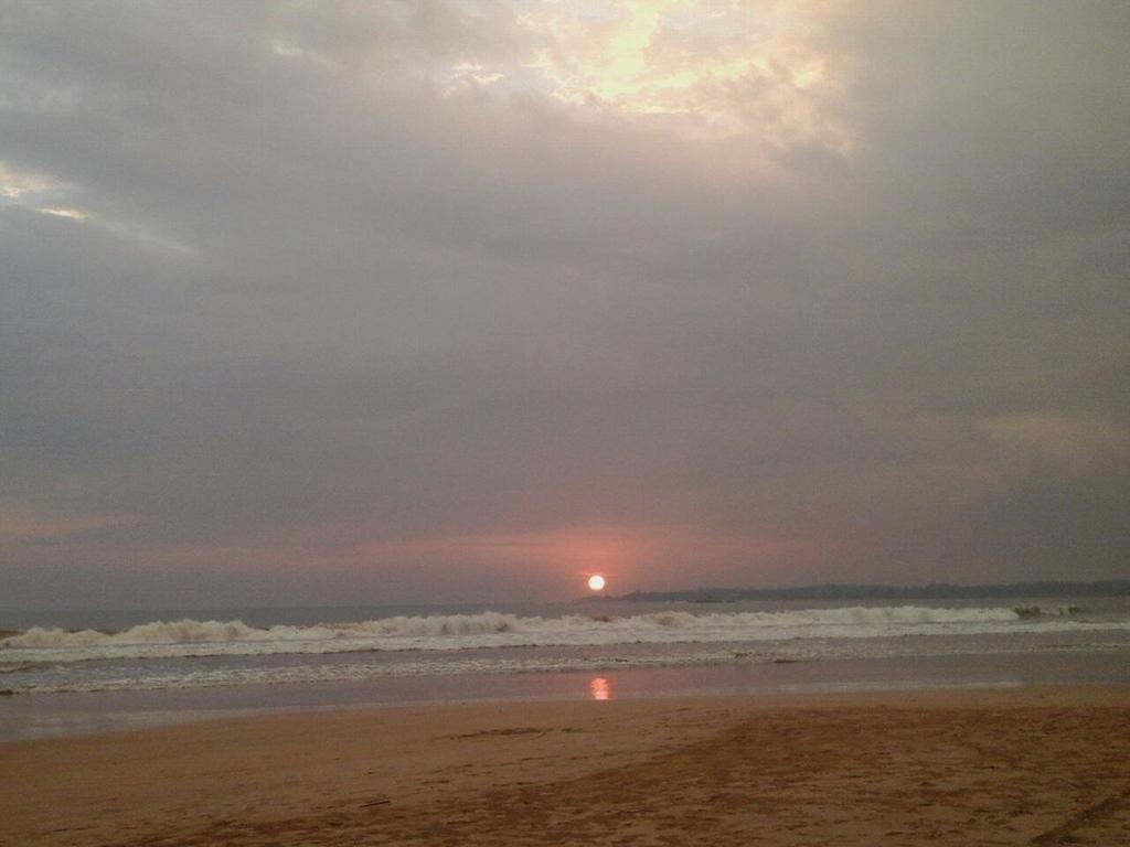 Relax Beach Resort Weligama Ngoại thất bức ảnh