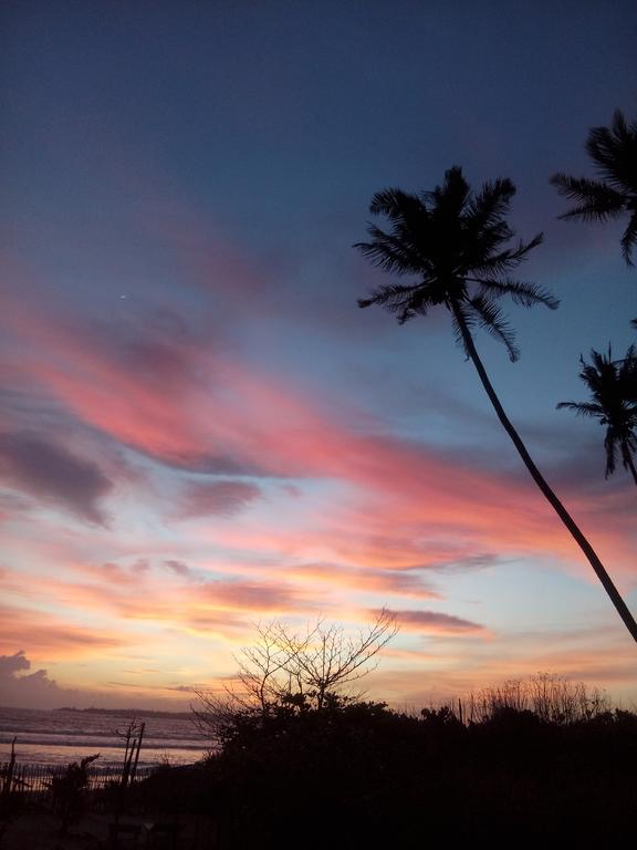 Relax Beach Resort Weligama Ngoại thất bức ảnh
